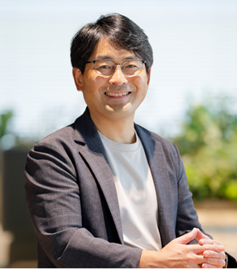 梶原 全裕 氏